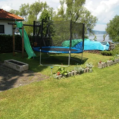 Horská chata Comfortable Apartment With Private Terrace, 150 M From The Beach And The Lake Lipno