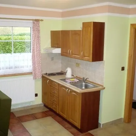 Comfortable Apartment With Private Terrace, 150 M From The Beach And The Lake Lipno Horská chata